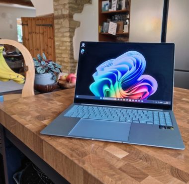 Best-laptop-Samsung-Galaxy-Book4-Edge